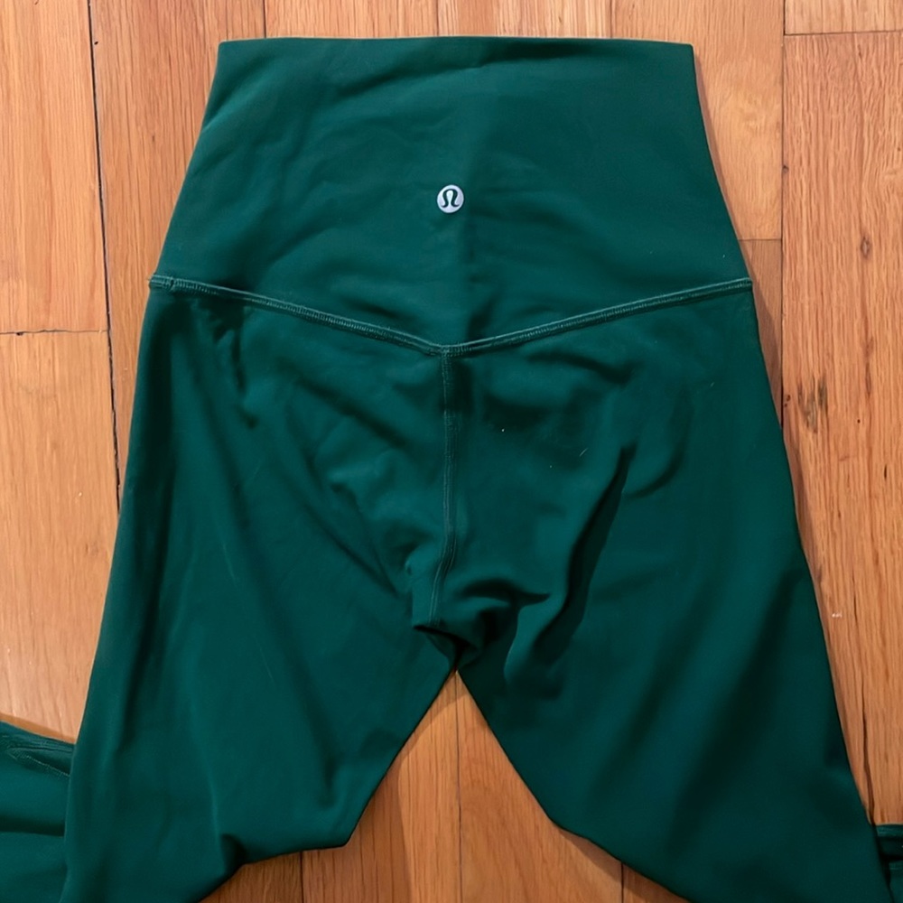 Lululemon align high rise leggings 
Size 2